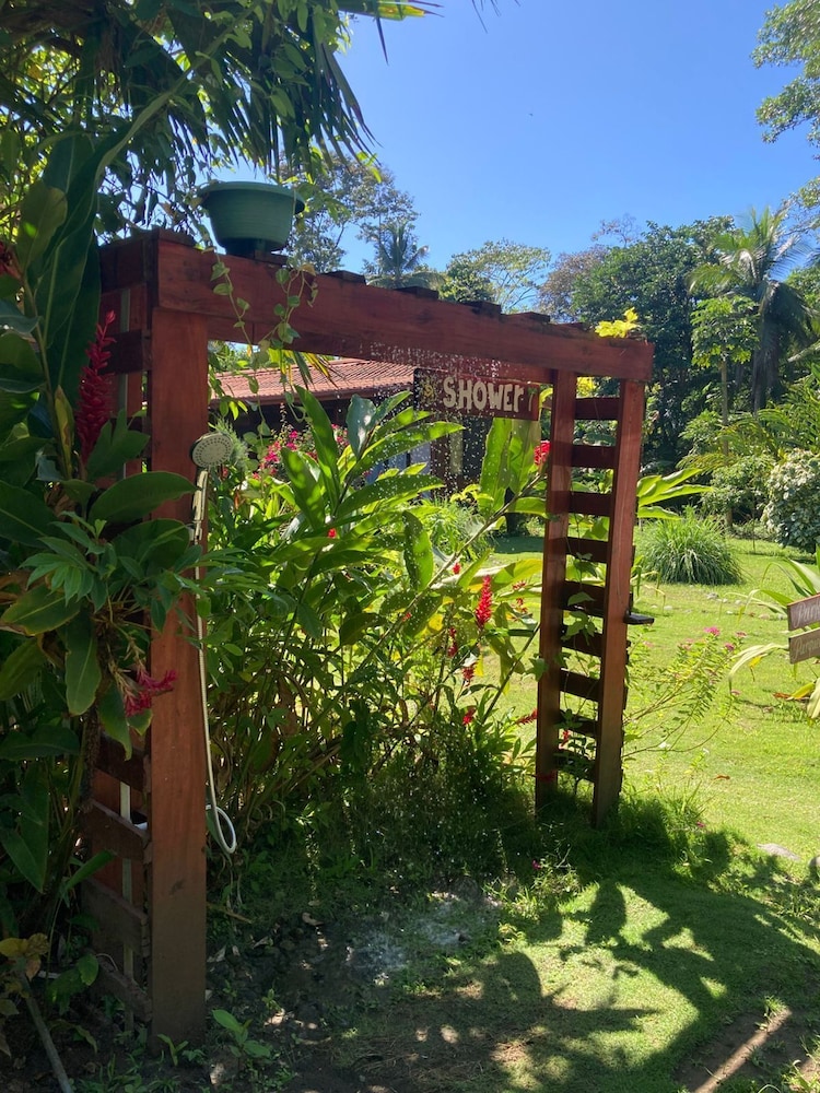 KENAKI LODGE 38/50