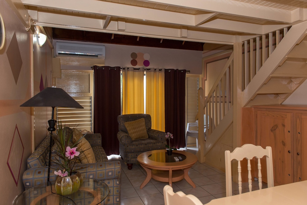 Tropical Beach Suite 6/18