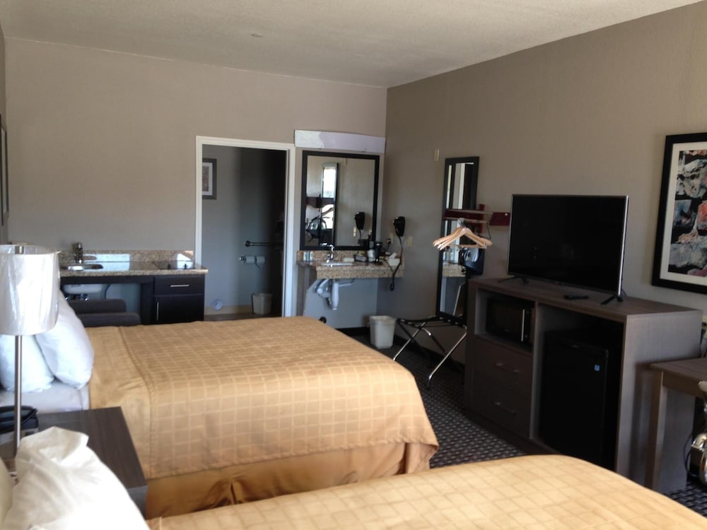 Quality Inn Suites Cotulla 16/49