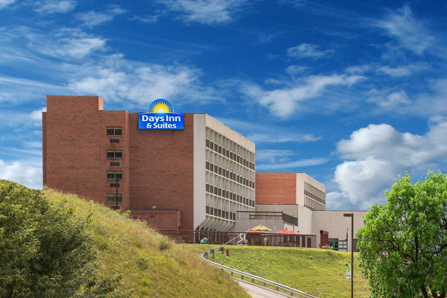 Days Inn & Suites by Wyndham Sutton Flatwoods 8/10