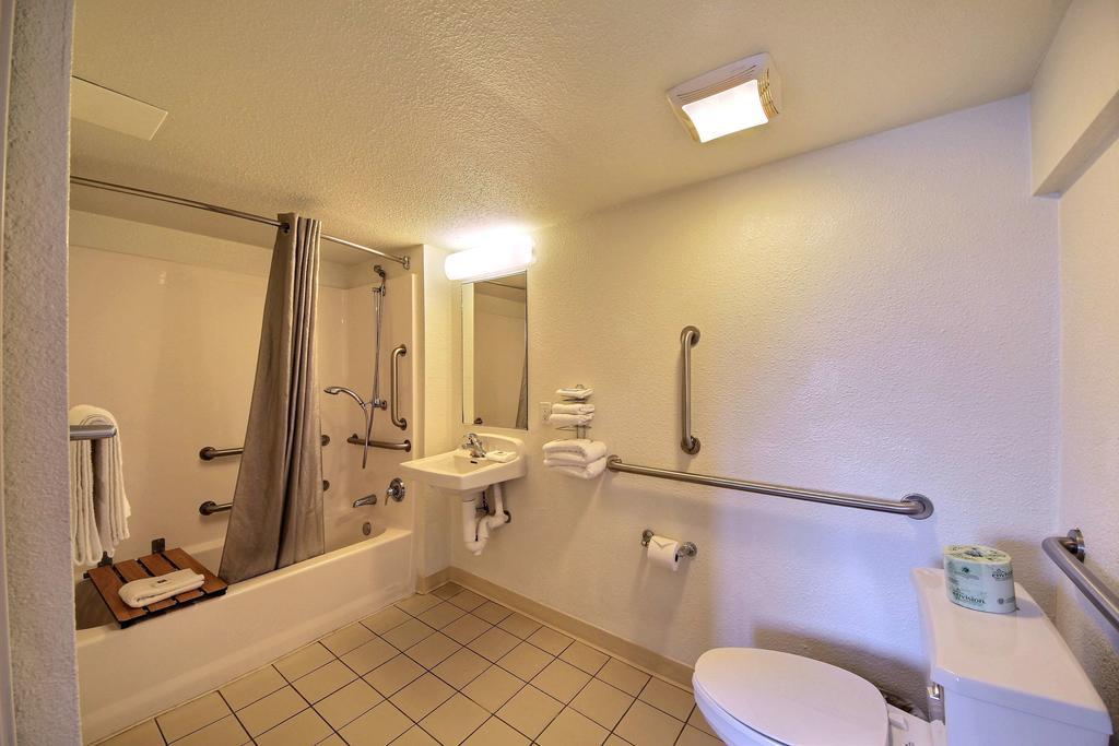 Motel 6 South Padre Island 32/33
