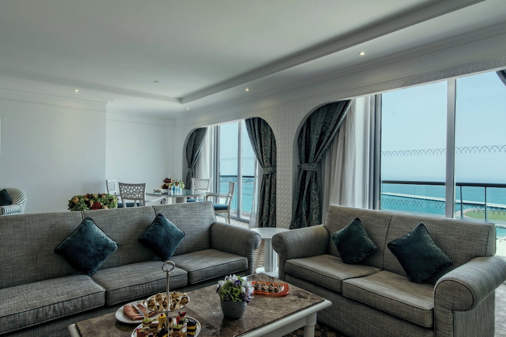Al Habtoor Grand Resort, Autograph Collection 42/75