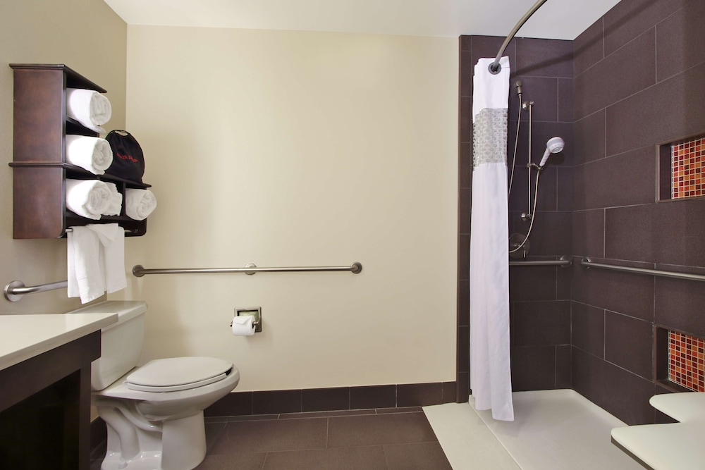 Hampton Inn Suites Columbus Downtown 12/59