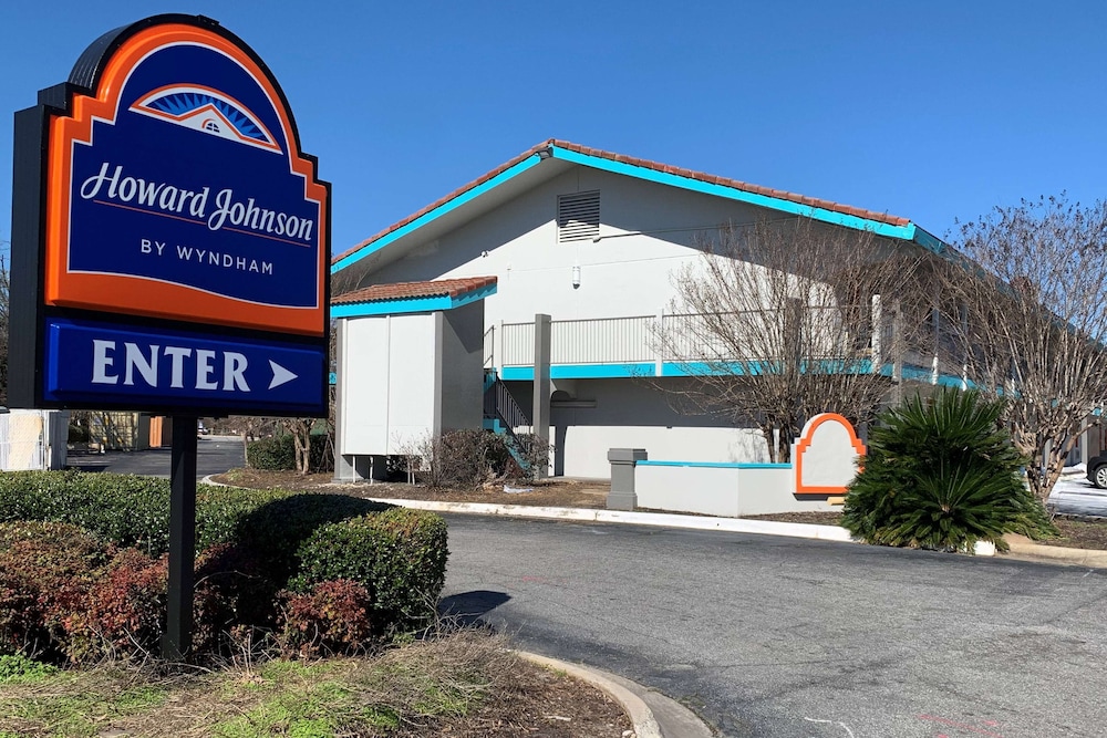 Howard Johnson by Wyndham Columbus Fort Benning 3/26