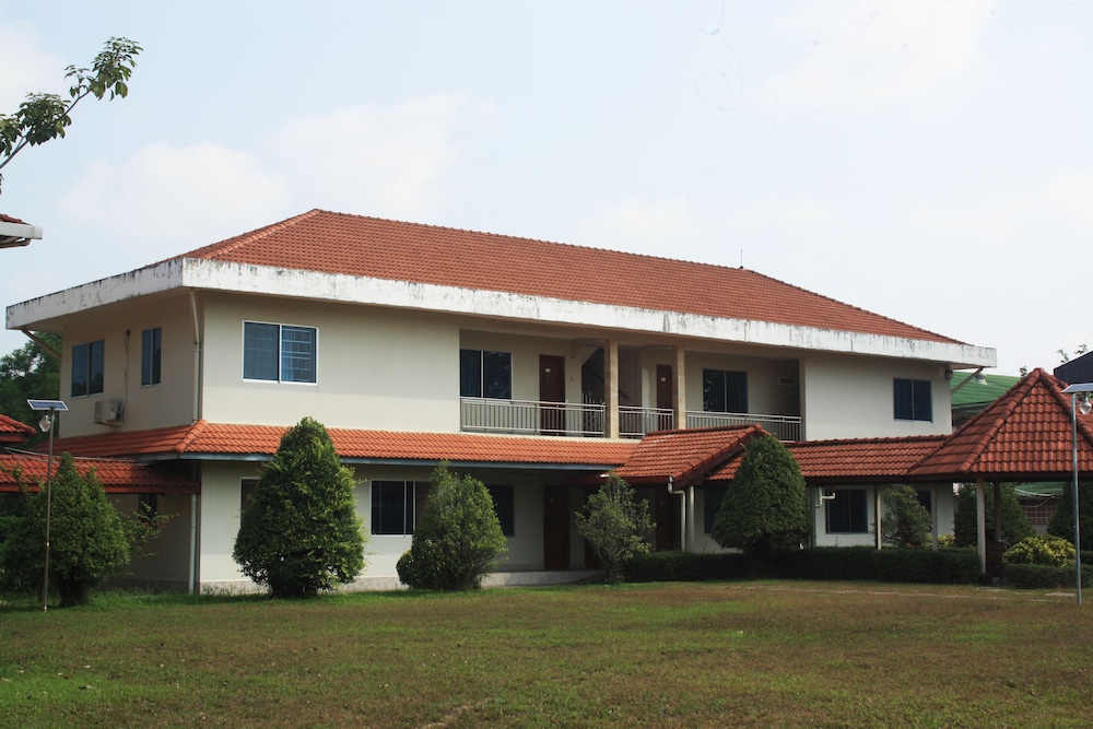 Don Bosco Hotel School 11/60