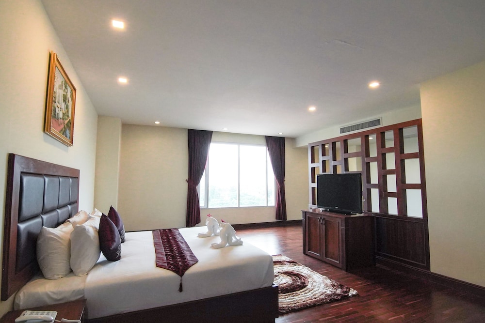Arawan Riverside Hotel 31/65