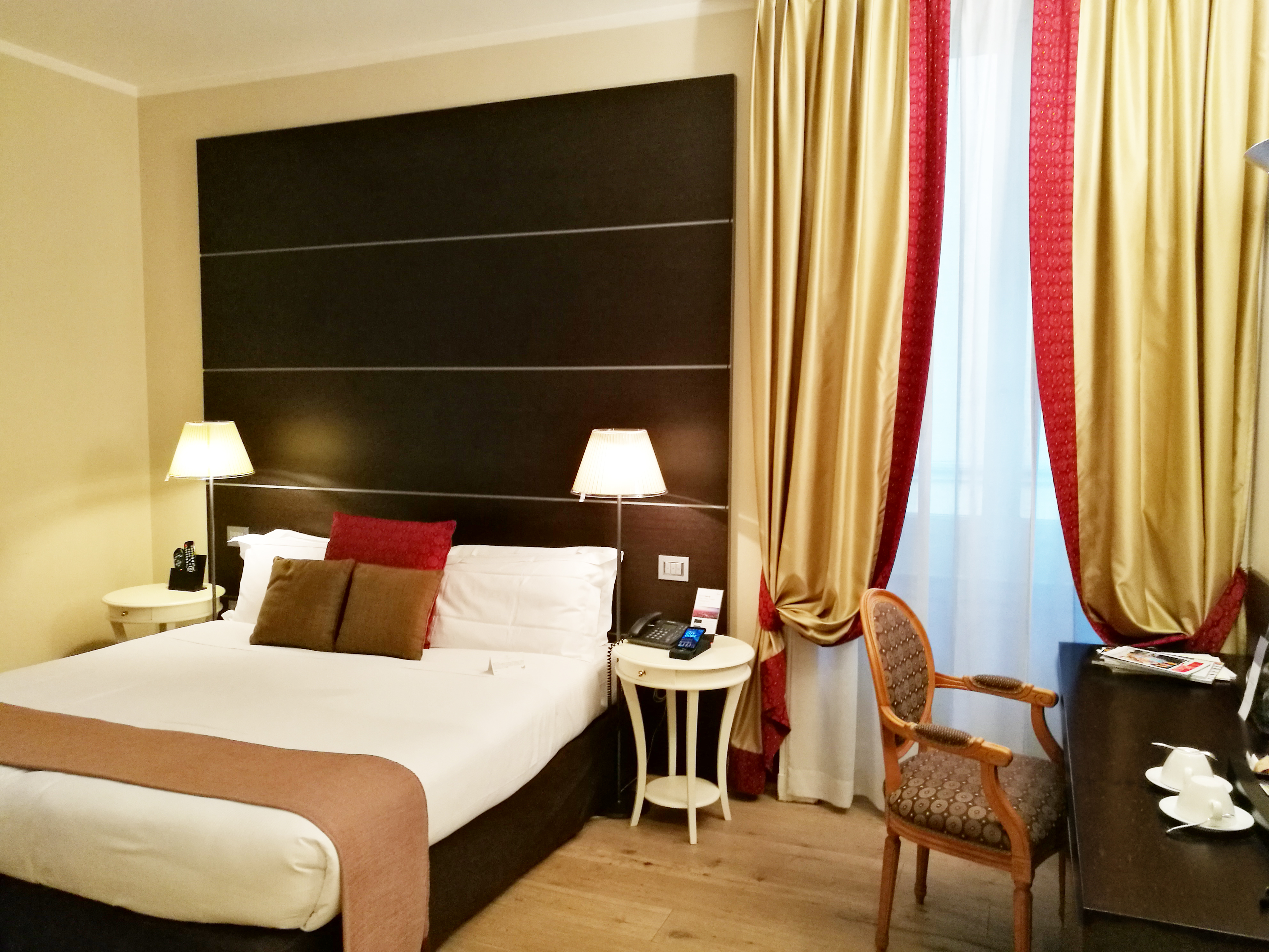 Deluxe, Double Bed