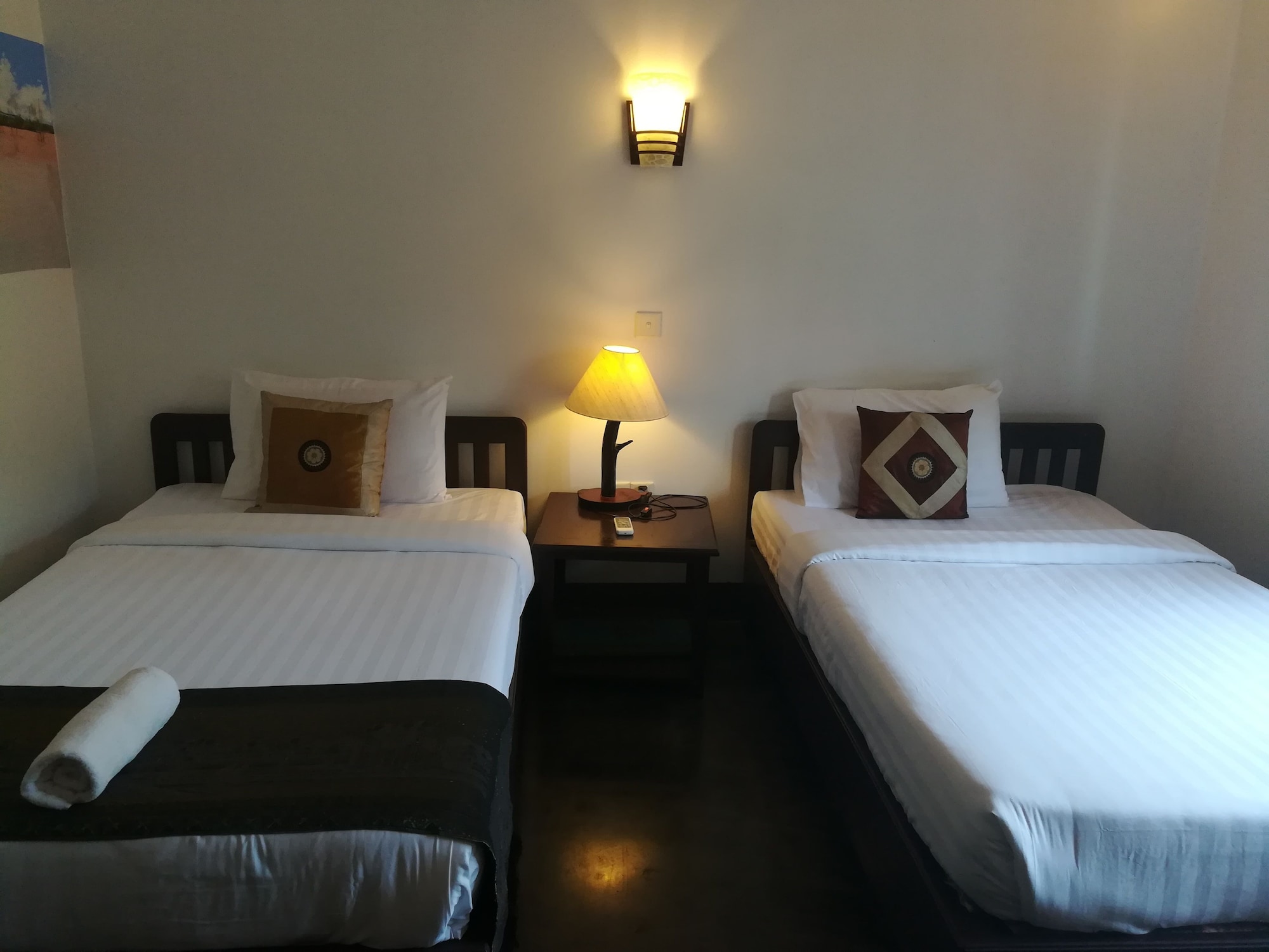 DELUXE, TWIN BEDS
