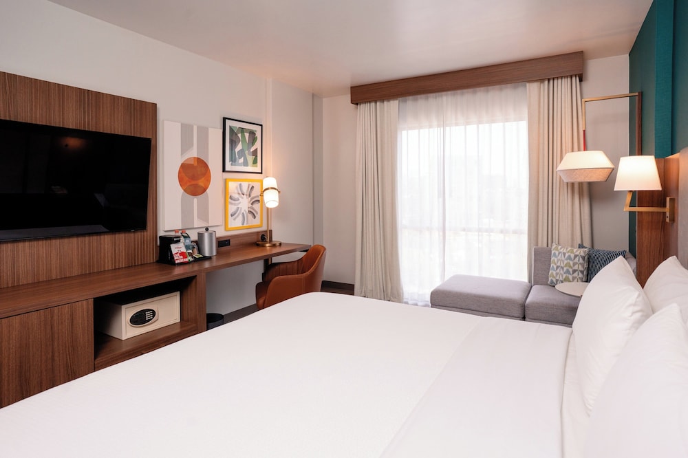 Holiday Inn Guadalajara Patria-Universidad 18/50