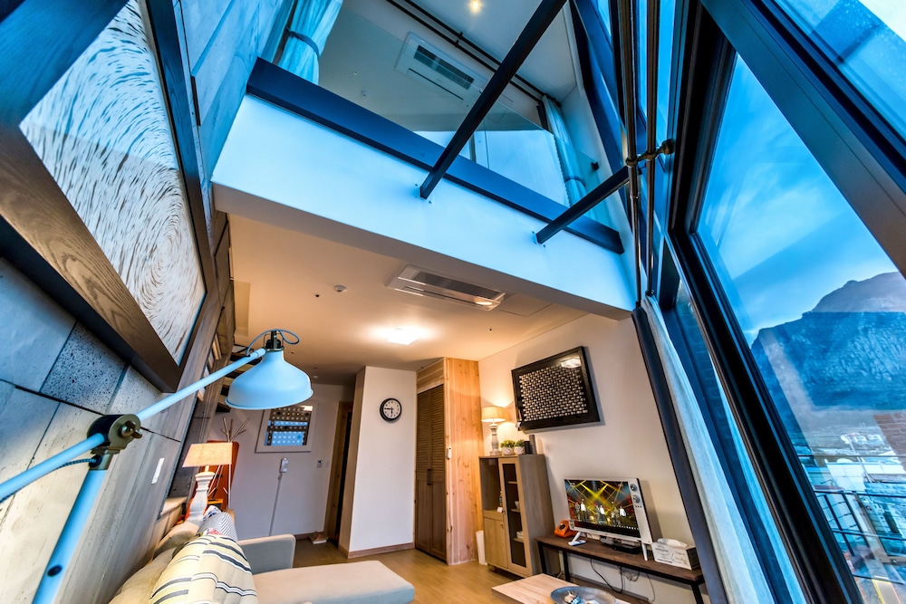 Zen Hideawayatjeju 35/58