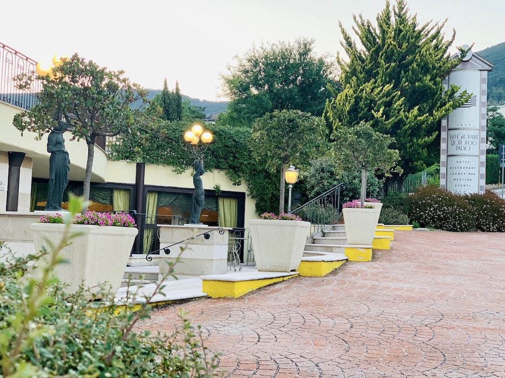 San Giovanni Rotondo Palace 72/76
