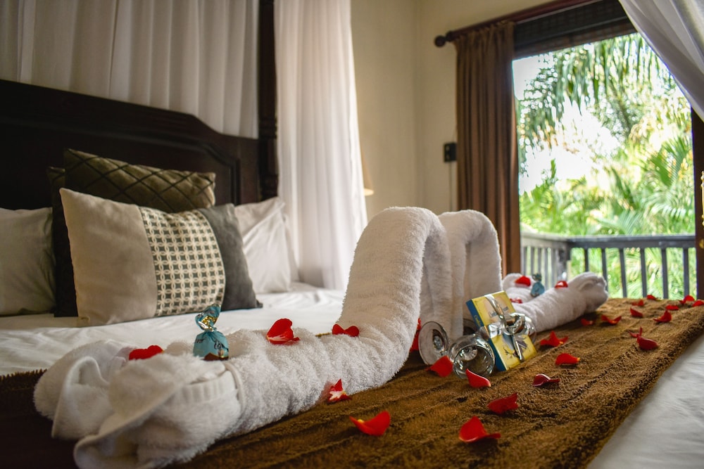 Waterfalls Boutique Hotel 10/50