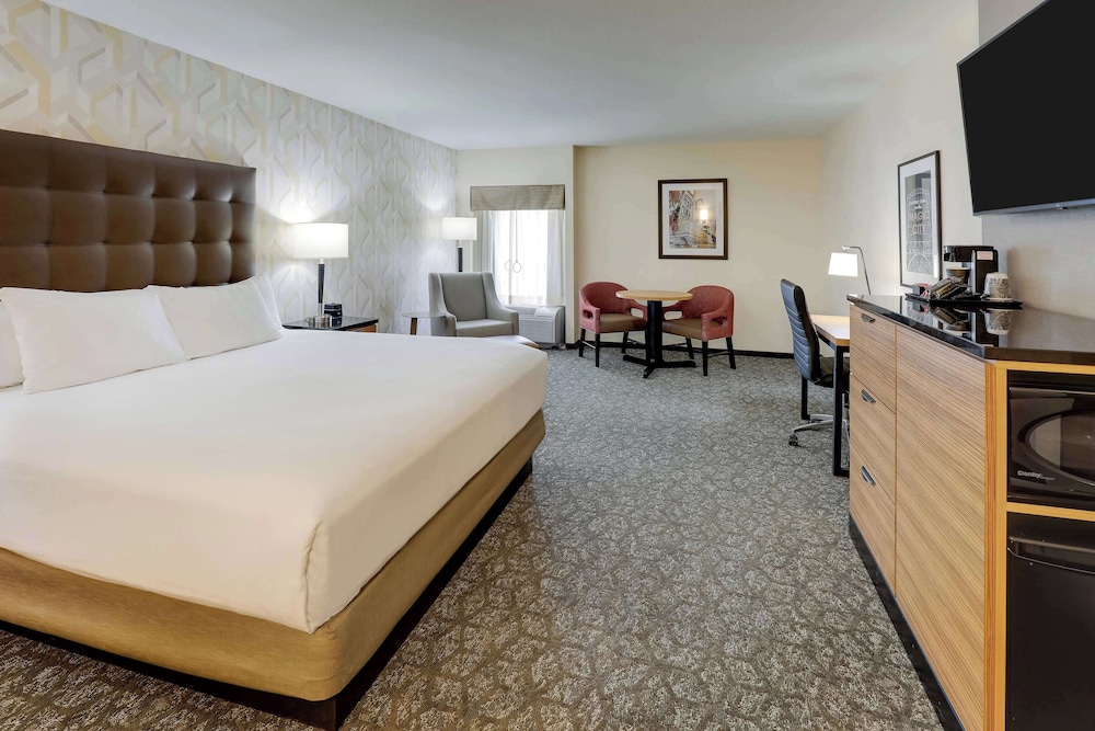 Drury Inn and Suites Birmingham Lakeshore Drive 14/50