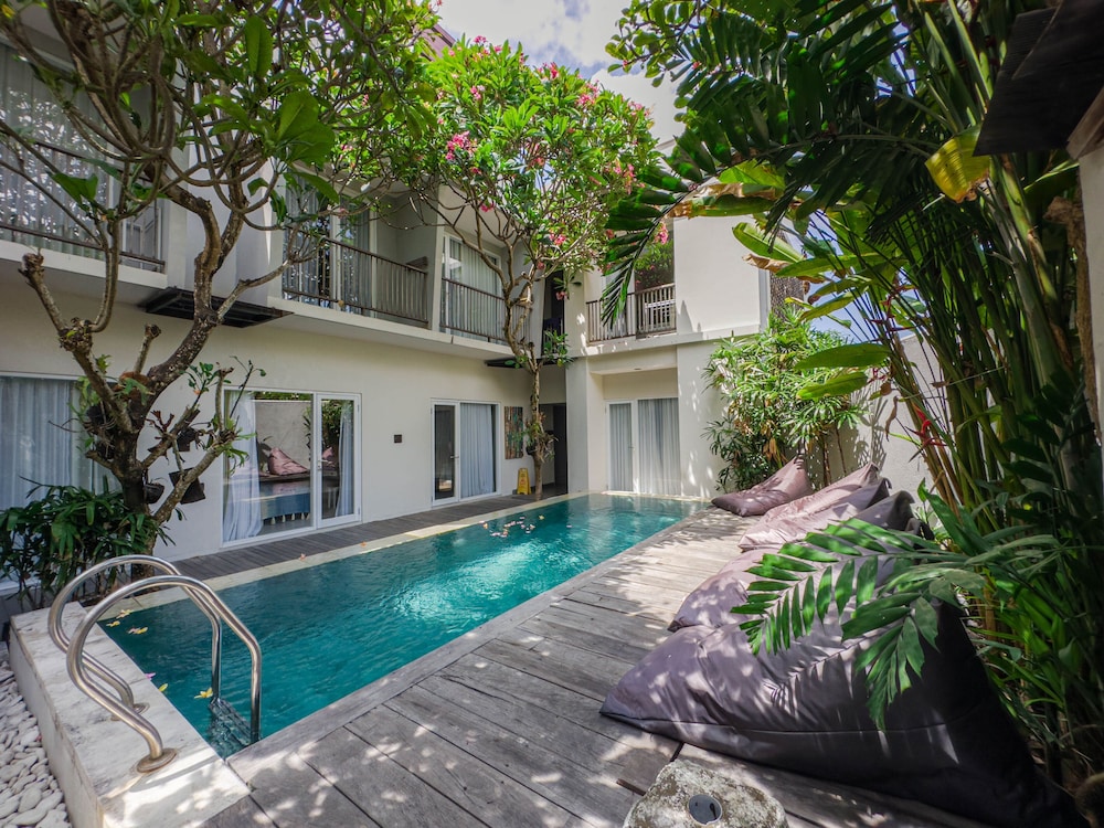 Hola Seminyak 42/50