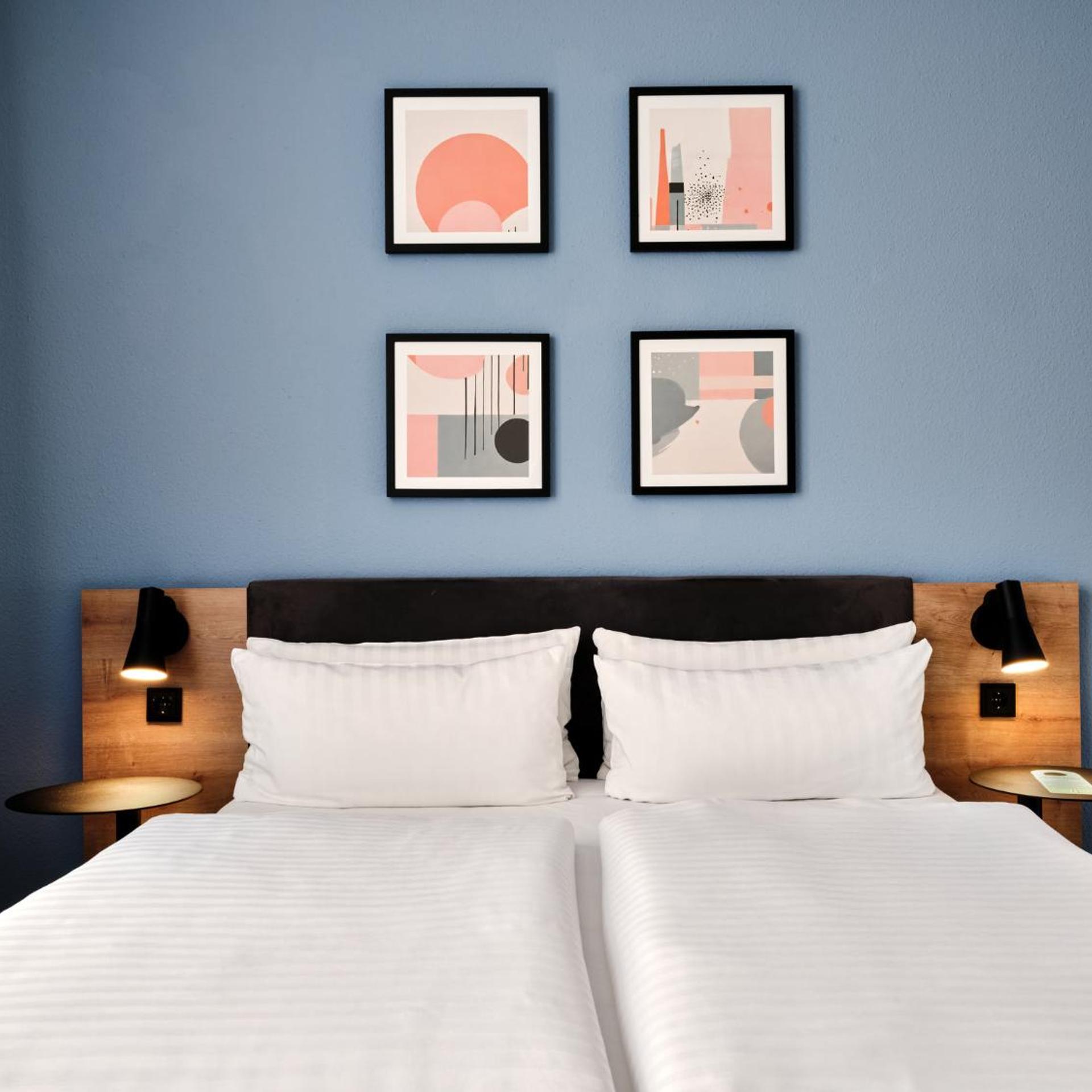 Standard, King Bed, Queen Bed