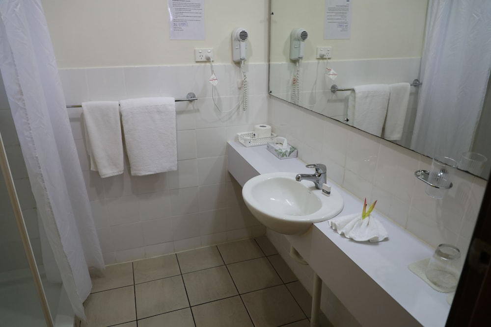 Huon Gulf Hotel and Apartments 16/49