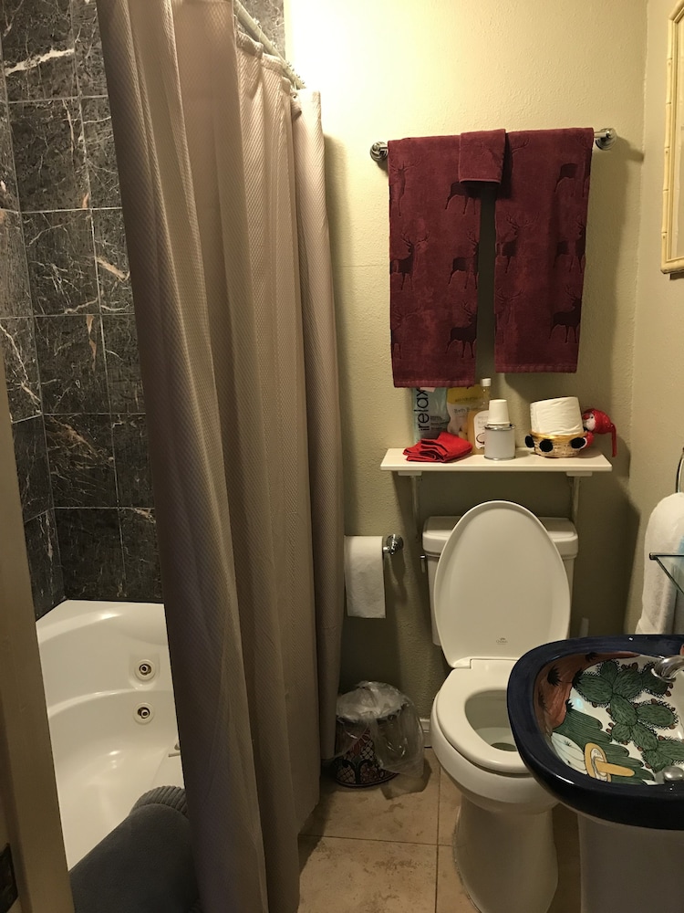 Always Inn San Clemente Bed Breakfast 64/65