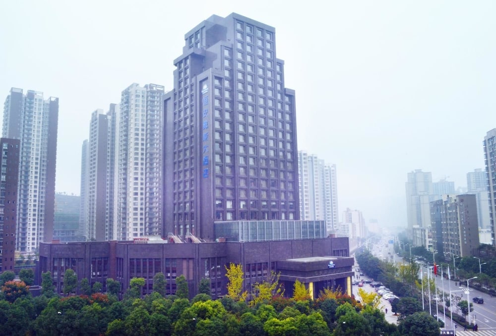 Days Hotel and Suites by Wyndham Hengan Chongqing 4/54
