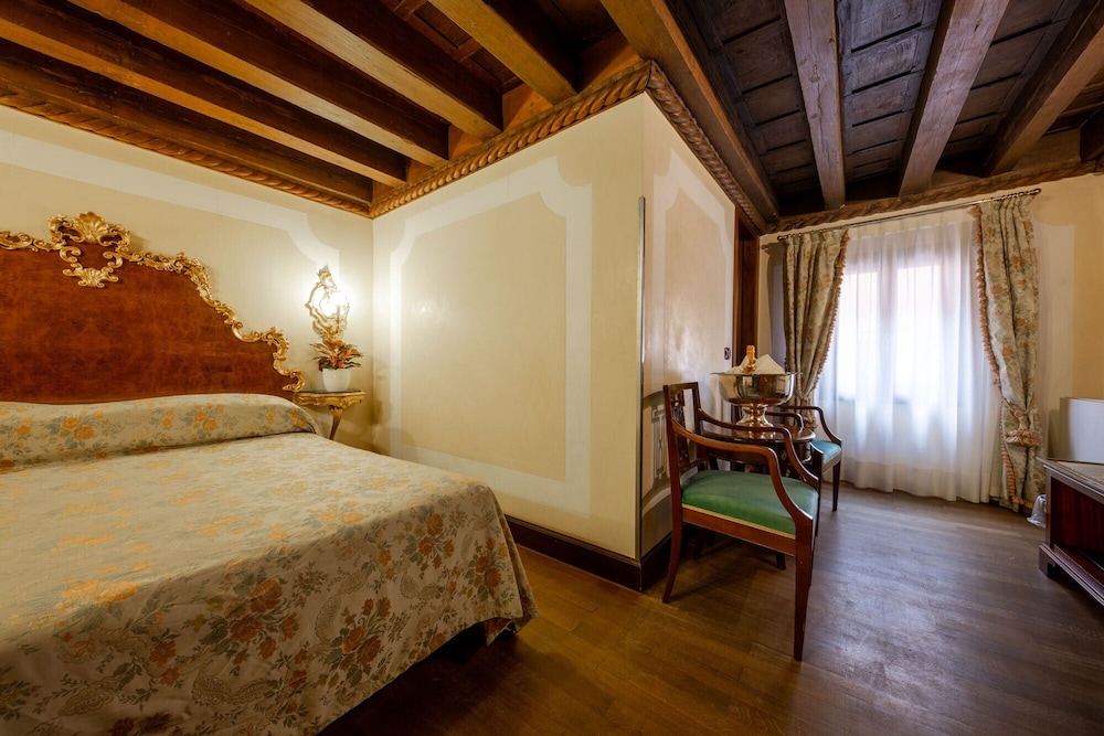 San Moise Hotel 24/70