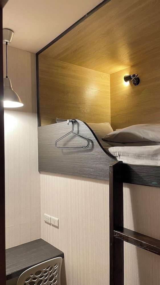 Work Inn 101 27/50