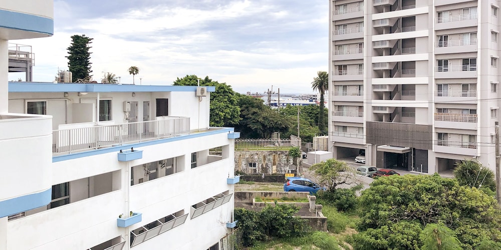 Sunset Hills Inn Naha 4/50