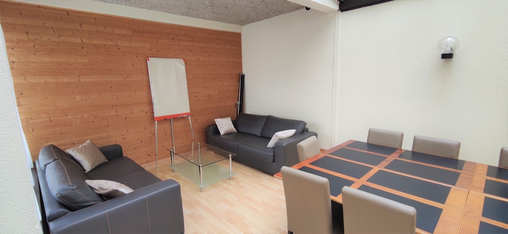 INTER-HOTEL LE VALOIS 32/50