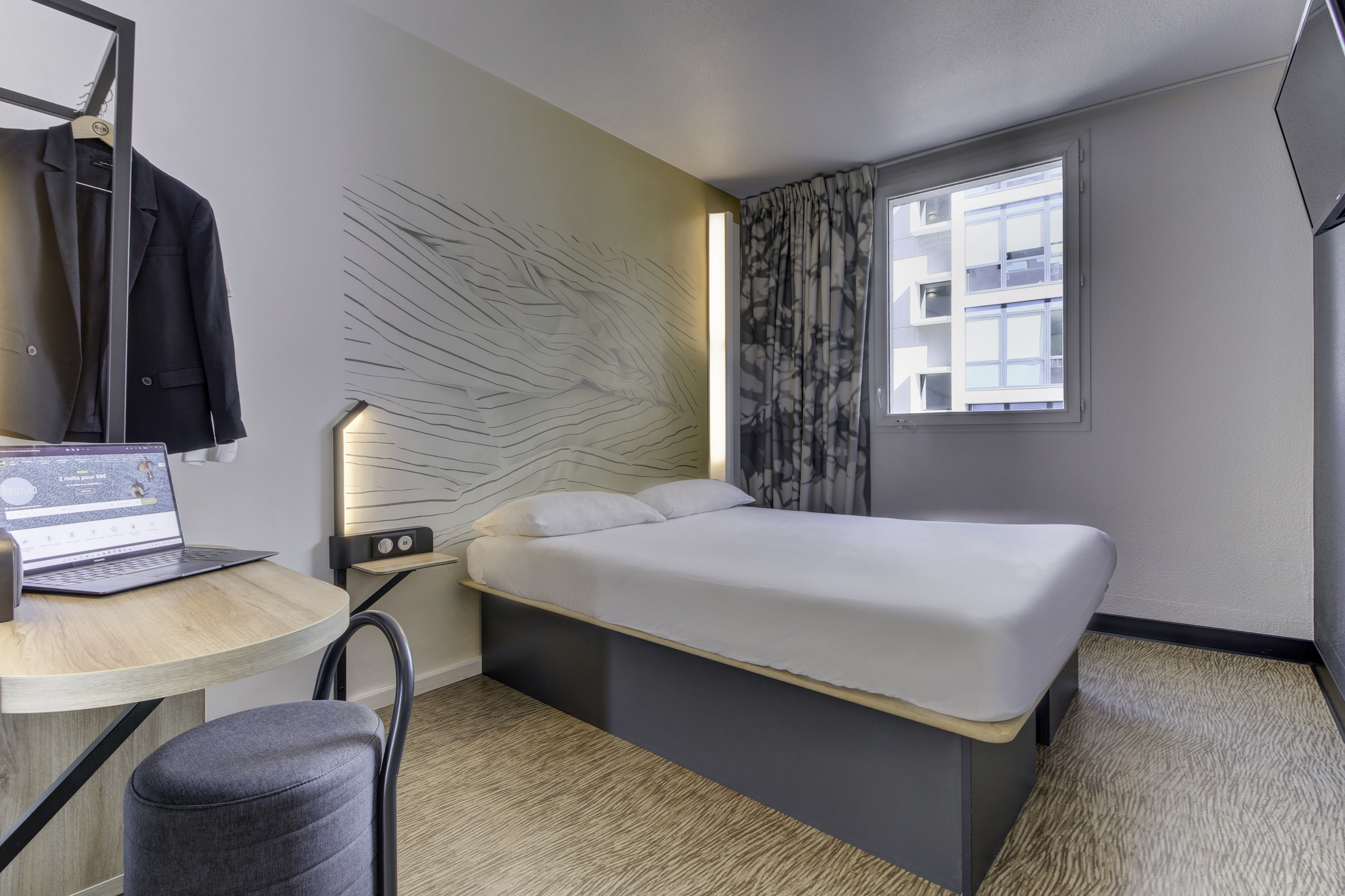 Superior, Queen Bed