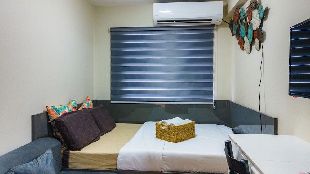 DELUXE, STUDIO, QUEEN BED, KITCHEN, ACCESSIBLE