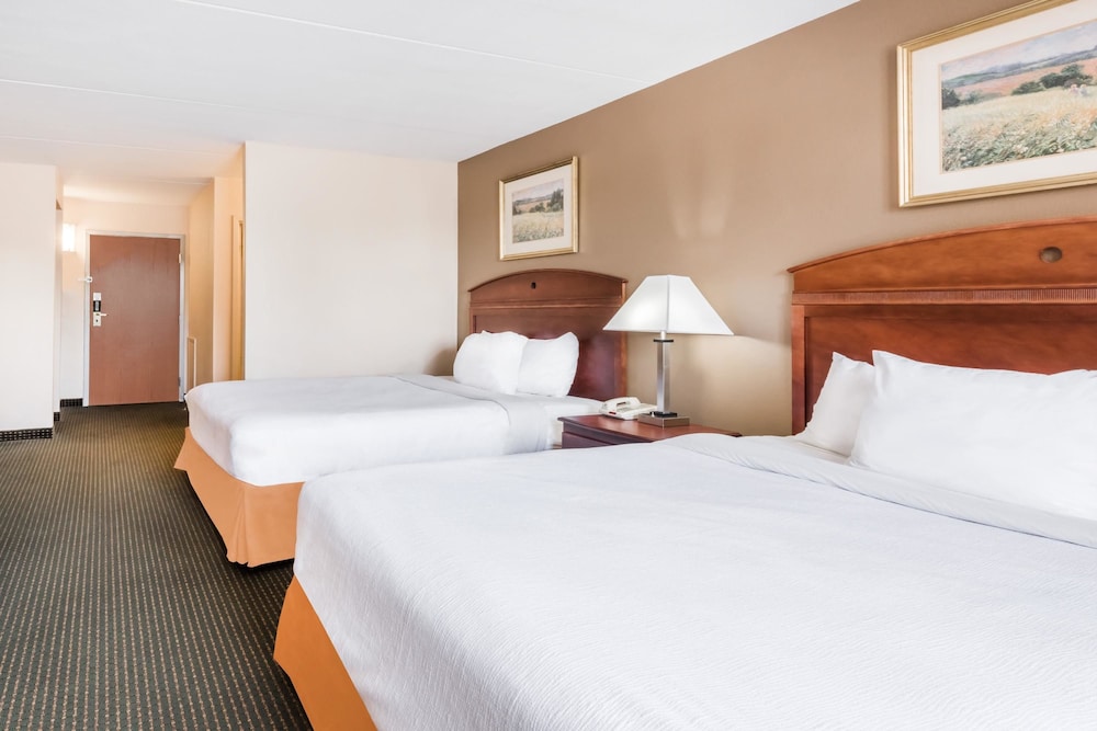 Ramada By Wyndham Harrisburg/Hershey Area 12/59