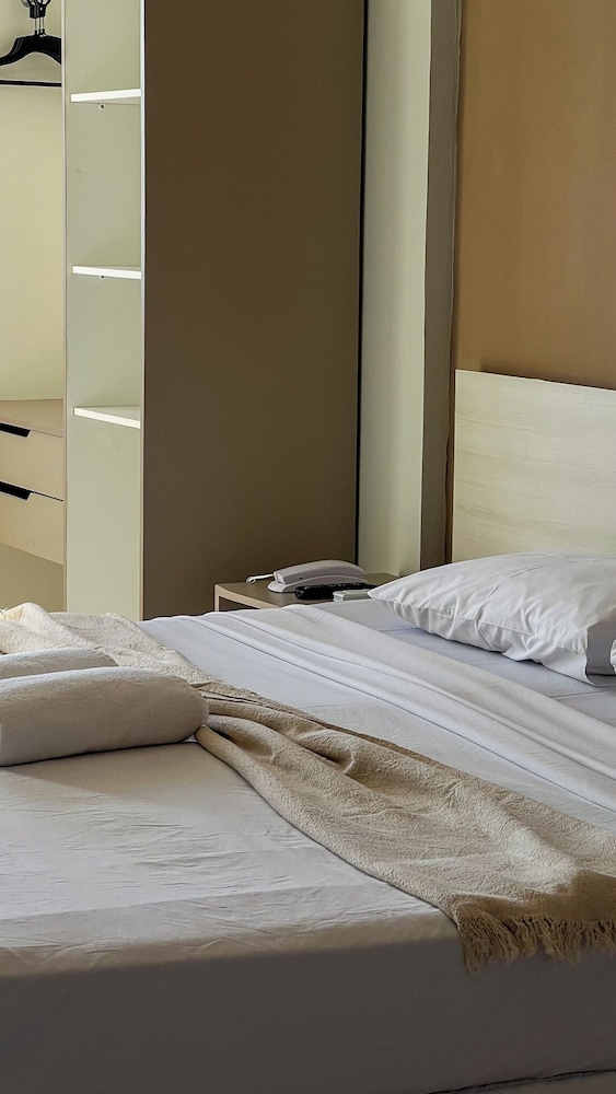 Room, Sea View
