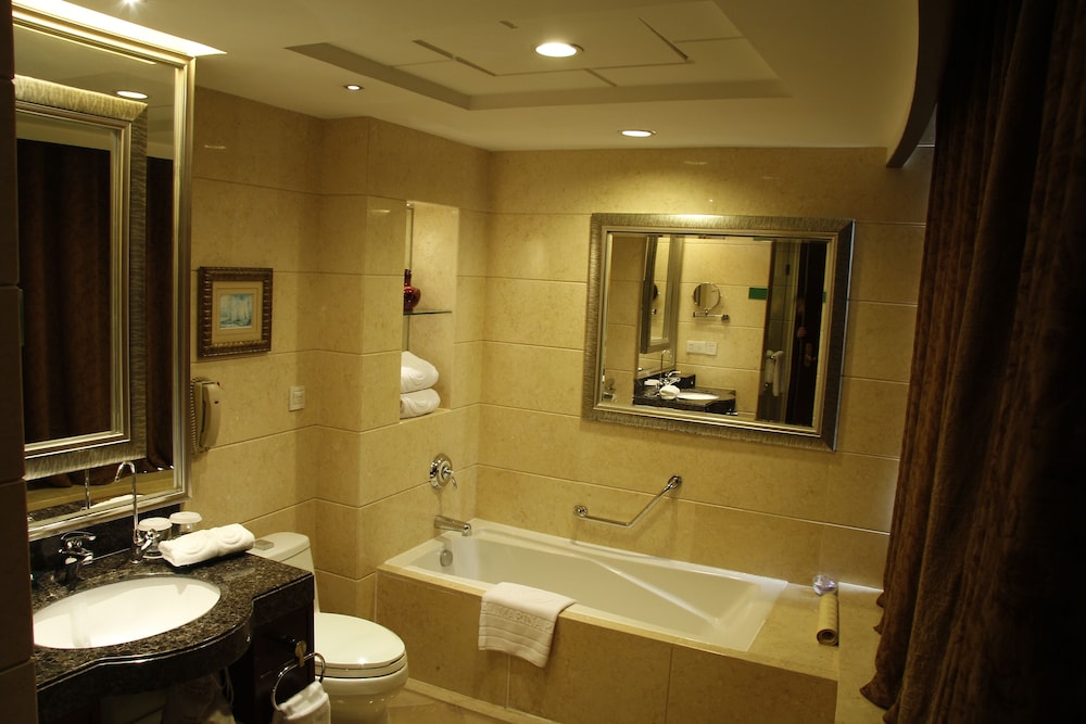 Royal Marina Plaza 25/60