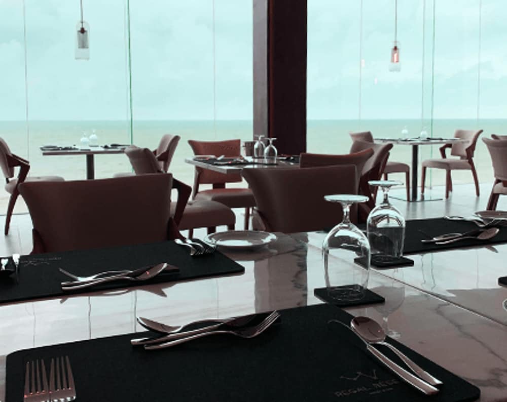 Regal Reseau Hotel & Spa 35/40