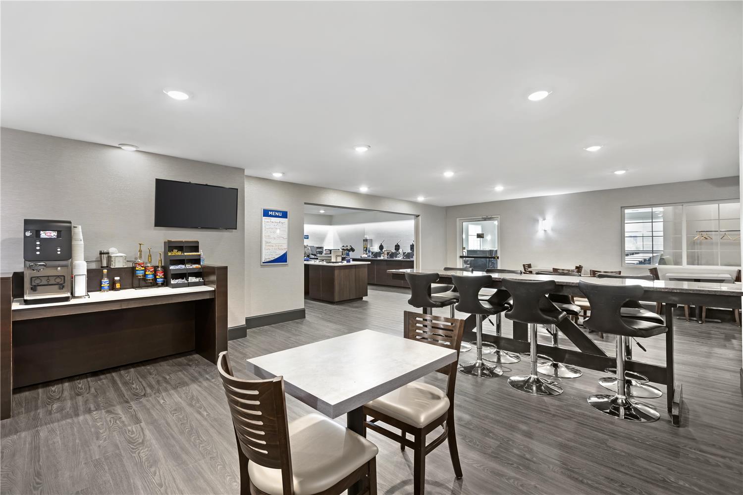 Best Western Cooperstown Inn & Suites 50/54