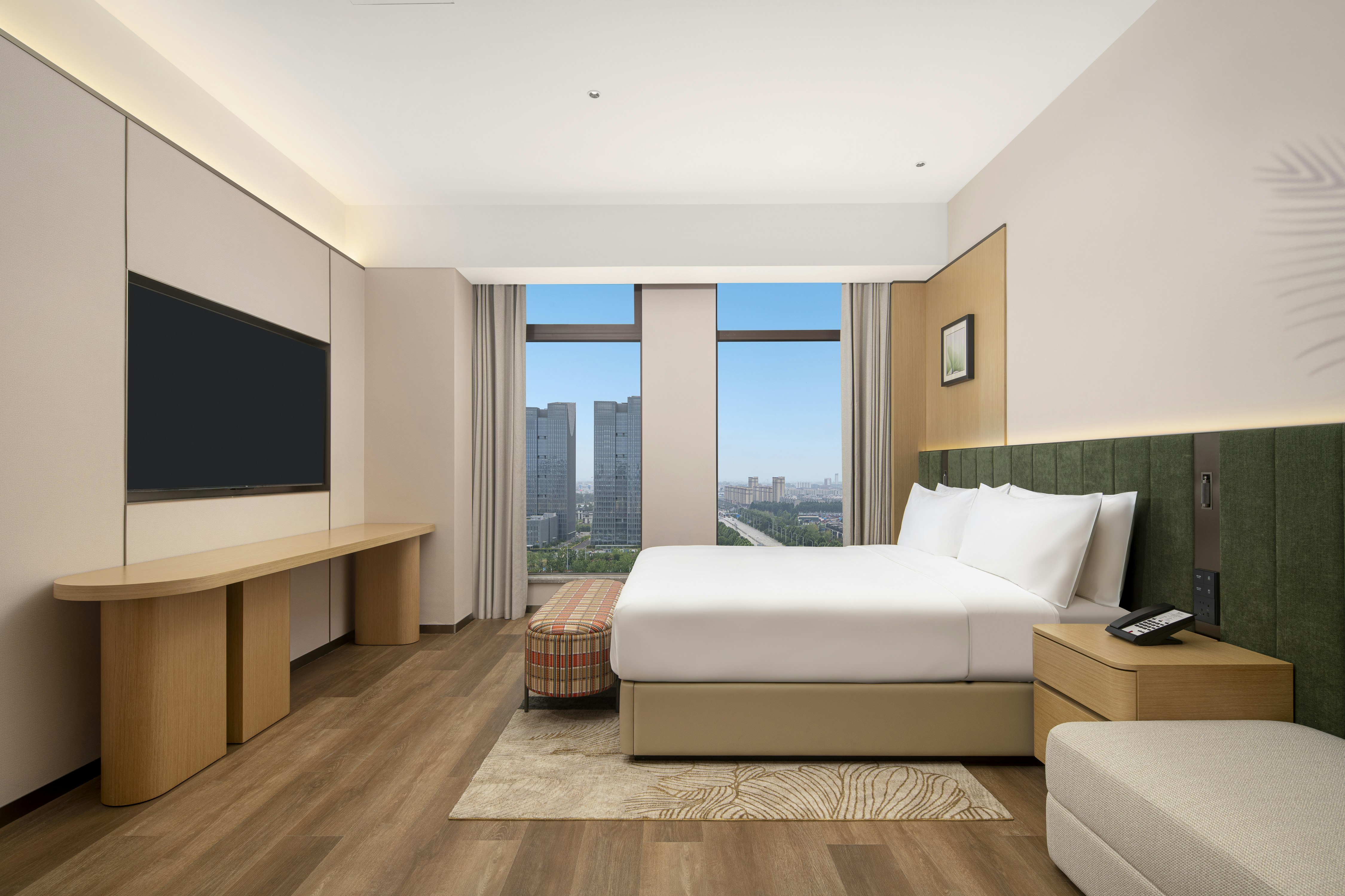 DELUXE, SUITE, KING BED