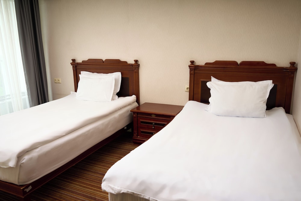 SUPERIOR, TWIN BEDS