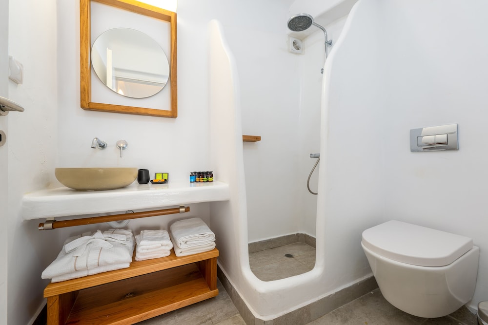 Amaze Suites 64/65