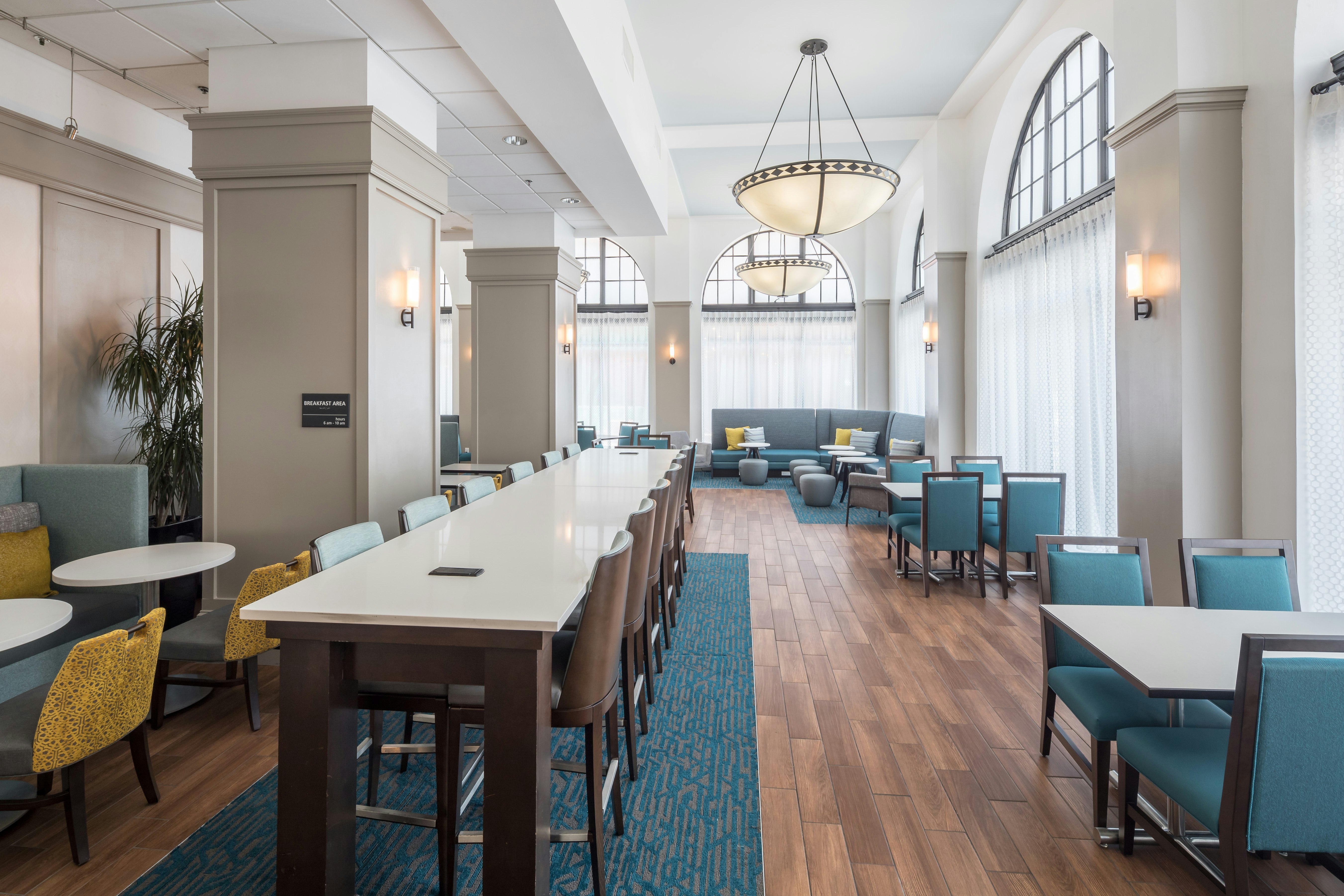 Hampton Inn and Suites Atlanta Downtown 45/56