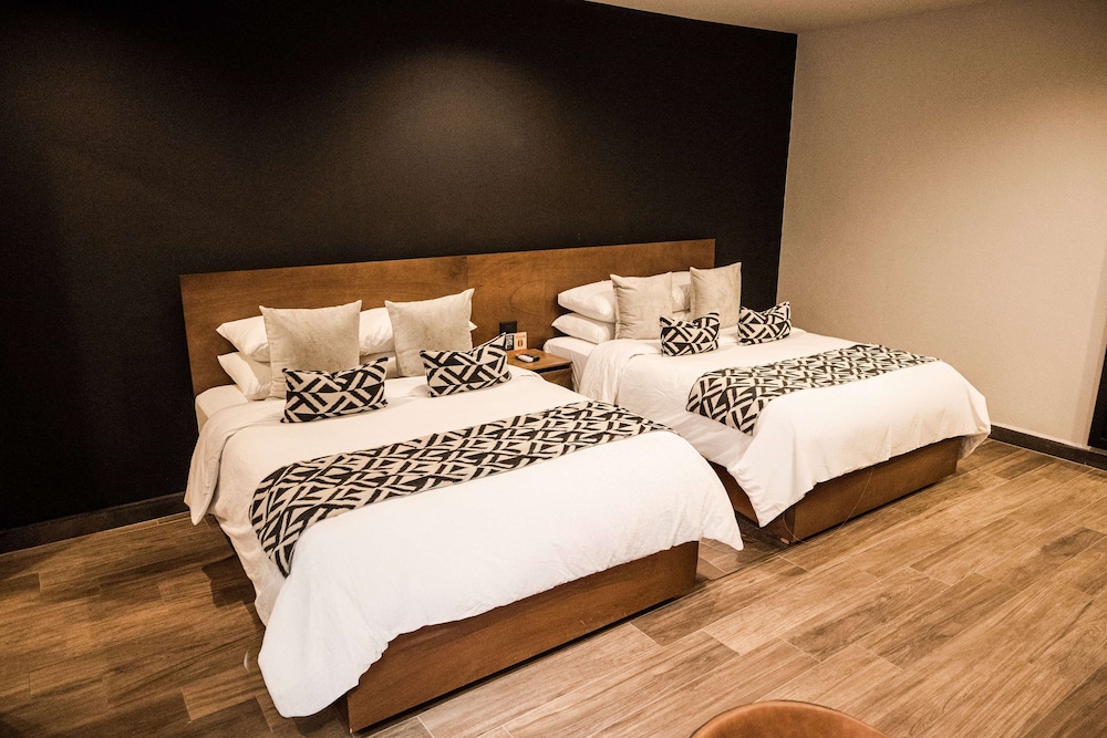ROOM, 2 QUEEN BEDS