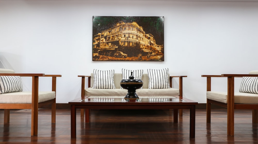 Amanjaya Pancam Suites Hotel 8/67
