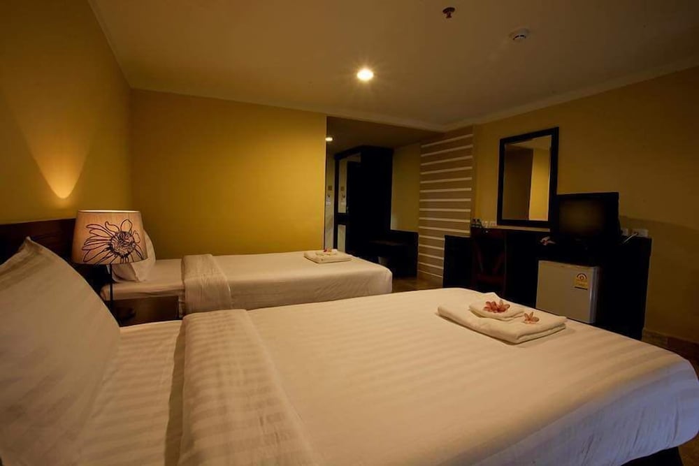 DELUXE, TWIN BEDS