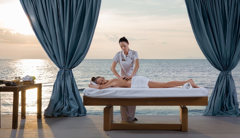 Divani Escape - Adults Only 35/67