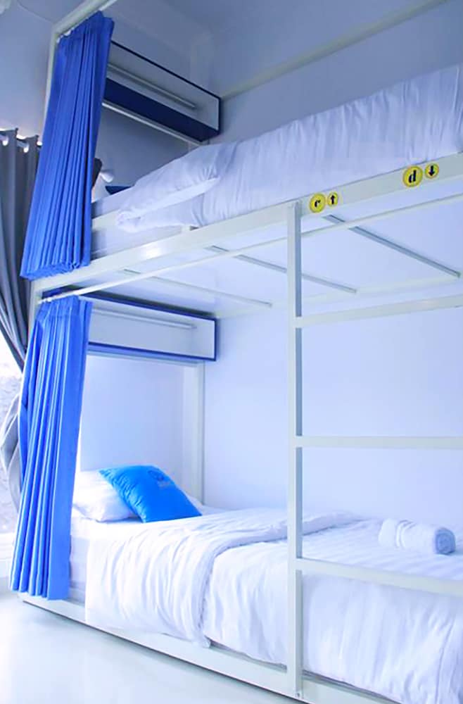 Nau Hostel 13/27