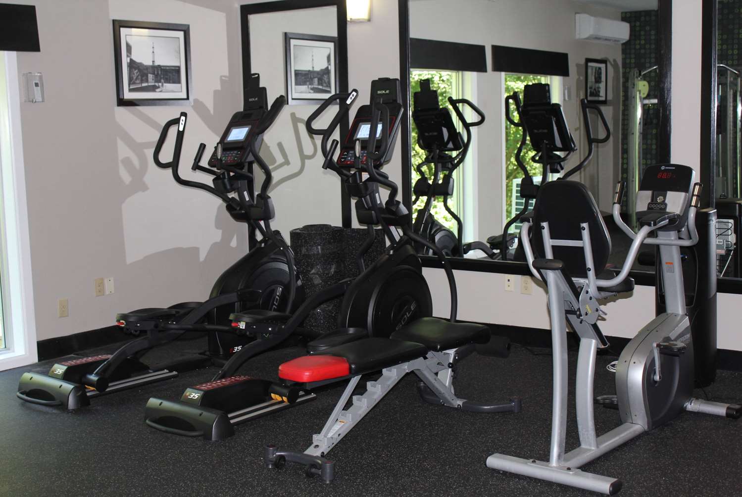 La Quinta Inn & Suites by Wyndham Huntsville Airport Madison 30/47