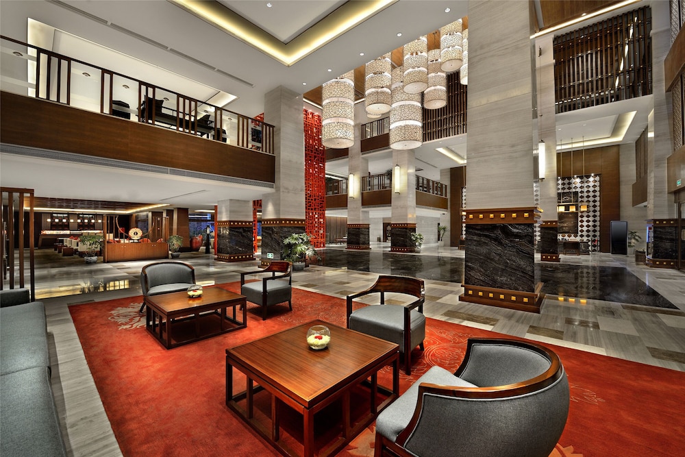 Crowne Plaza Yading 40/81