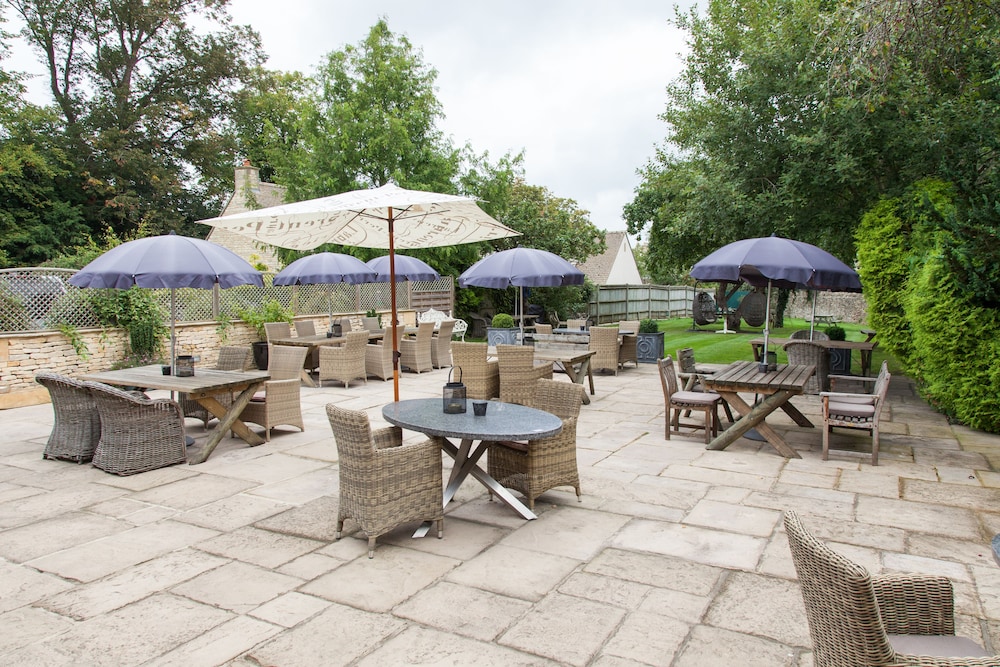 The Wychwood Inn 30/47