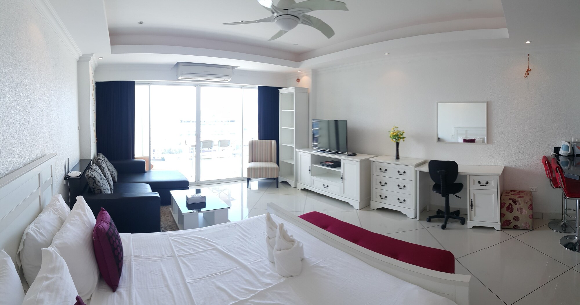 STUDIO, SEA VIEW