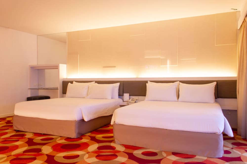 THE 5 ELEMENTS HOTEL 25/74