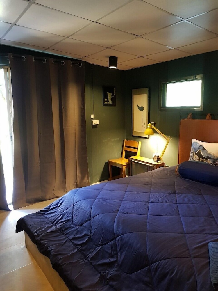 Room 9 Hometel 9/50