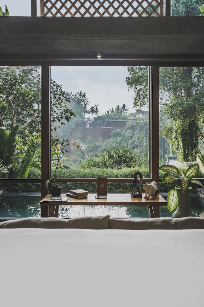 Amora Ubud Boutique Villas 9/48