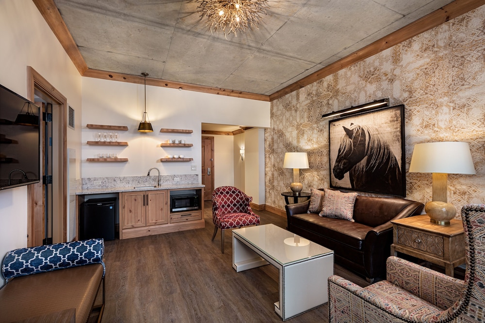 Brownwood Hotel & Spa 37/66